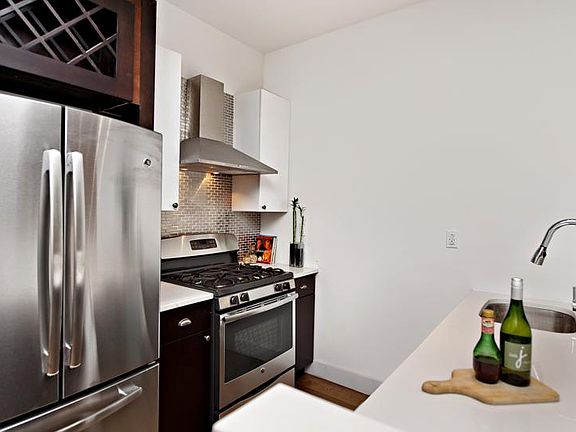 3rd image of 535 Throop Ave APT 4