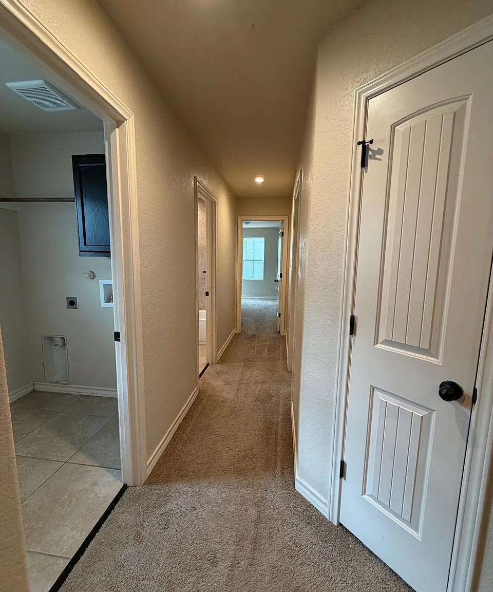3 bed, 2.5 bath, 1324 sqft, $1,475 — Photo 4