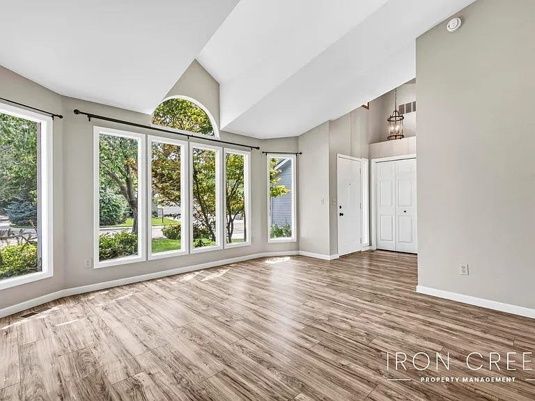 1544 E Falconrim Ct — Photo 5
