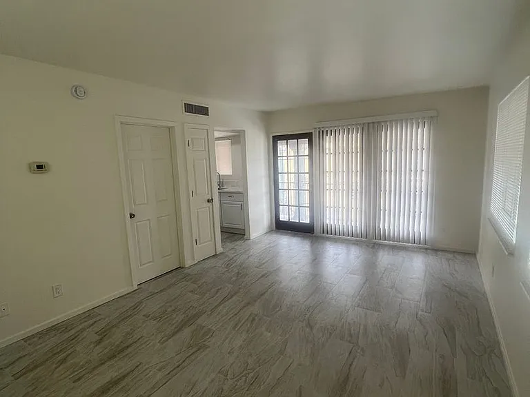 535 E Jacinto St — Photo 8