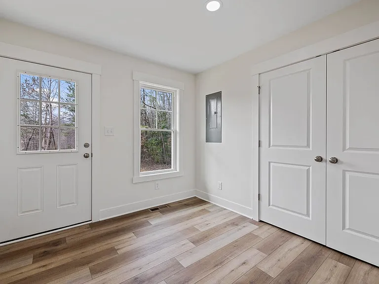 20015 James River Dr — Photo 12