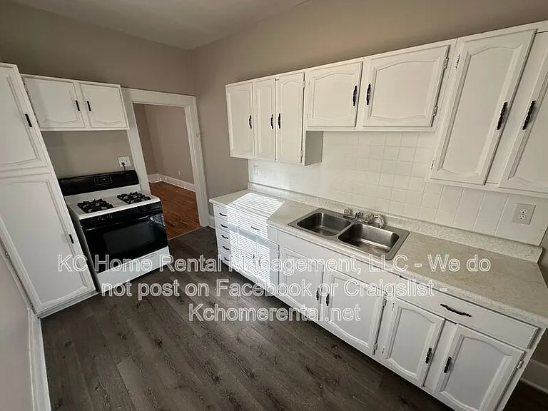 2947 York St #2 — Photo 5