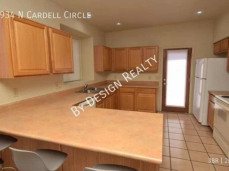 2934 N Cardell Cir — Photo 9
