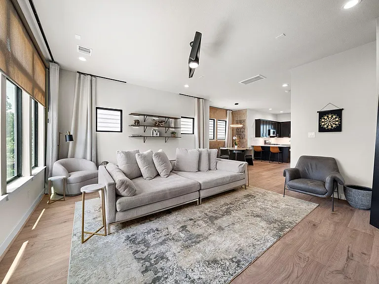 4508 Trevor Park Ln — Photo 10