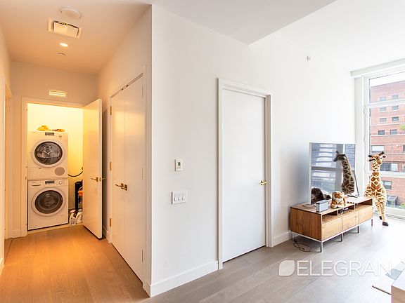 5th image of 305 E 51st St APT 18C
