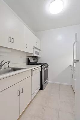 4th image of 150 E 85th St APT 5G