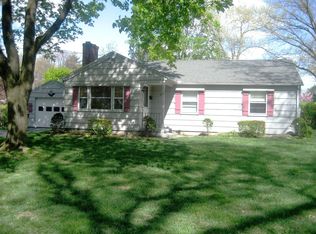 415 Abbott St, Springfield, MA 01118