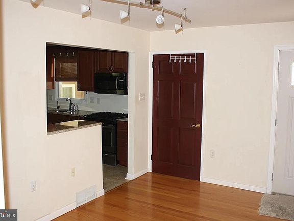 5th image of 3468 Green St
