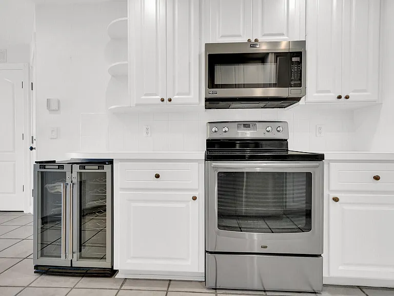 133 Wentworth Ct — Photo 14