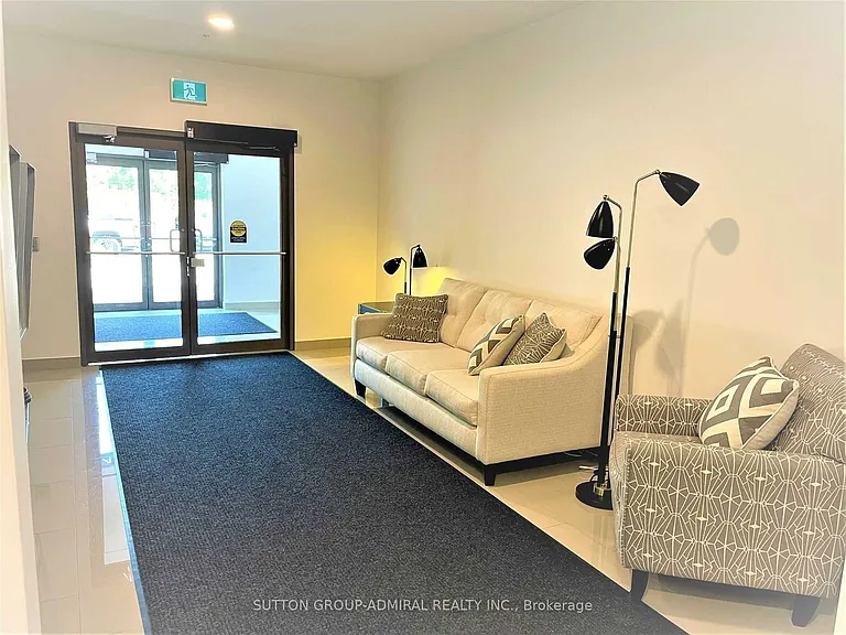 64 Queen St S #G3 — Photo 3