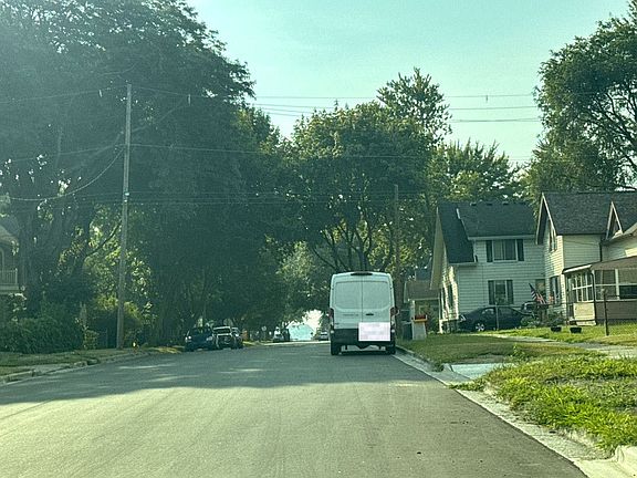 5th image of 635 Westminister St