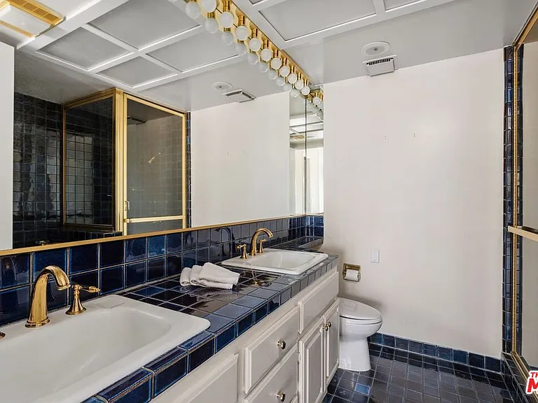 1360 S Beverly Glen Blvd #Penthouse 301 — Photo 21