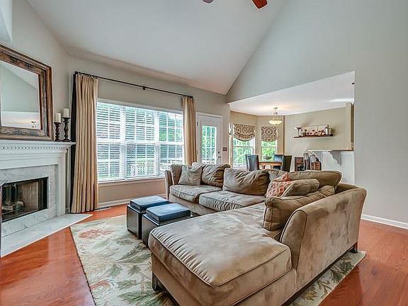 4th image of 3103 Millbank Ln