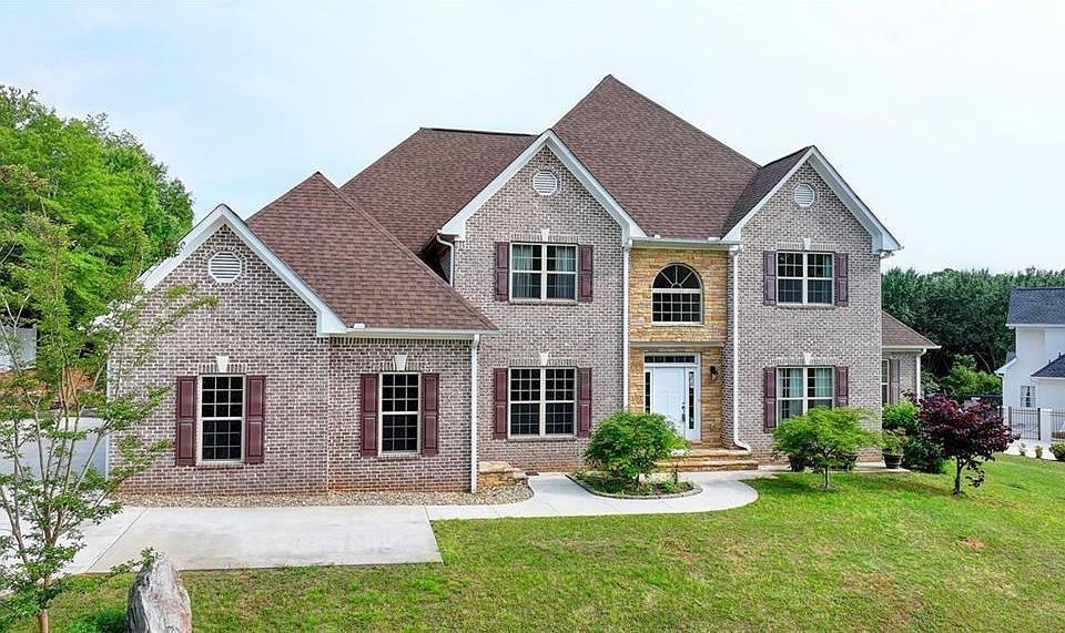 1st image of 2204 Sidney Dr