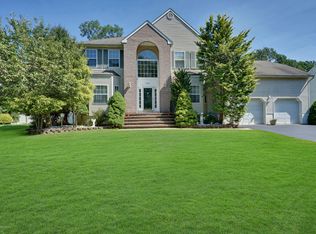 344 Meadowood Rd, Jackson, NJ 08527