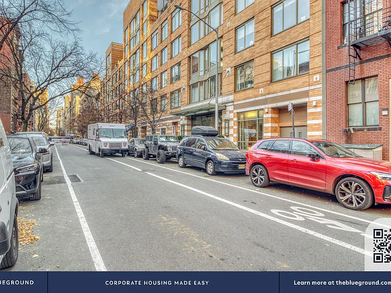 130 W 15th St #4C — Photo 22