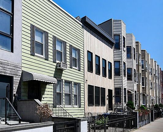 2nd image of 182 Russell St #8