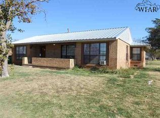 323 Herrington Ave, Grandfield, OK 73546