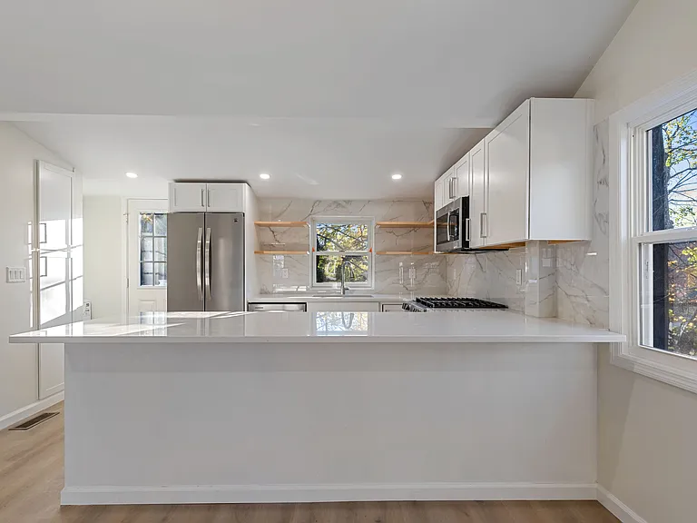 44 Bischoff Ave — Photo 7