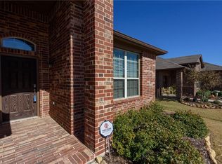 5123 Mountain View Dr, Krum, TX 76249
