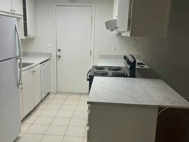 3437 Viking Dr — Photo 2