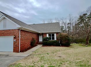 120 Spring Lake Dr #18, Pinehurst, NC 28374