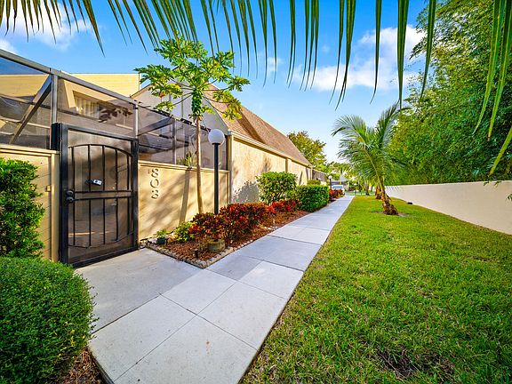 4th image of 1100 SE Mitchell Avenue #803