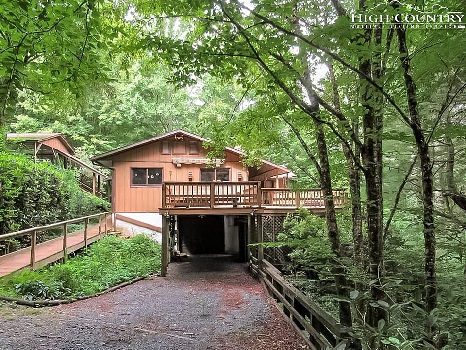 1st image of 589 Clubhouse Dr