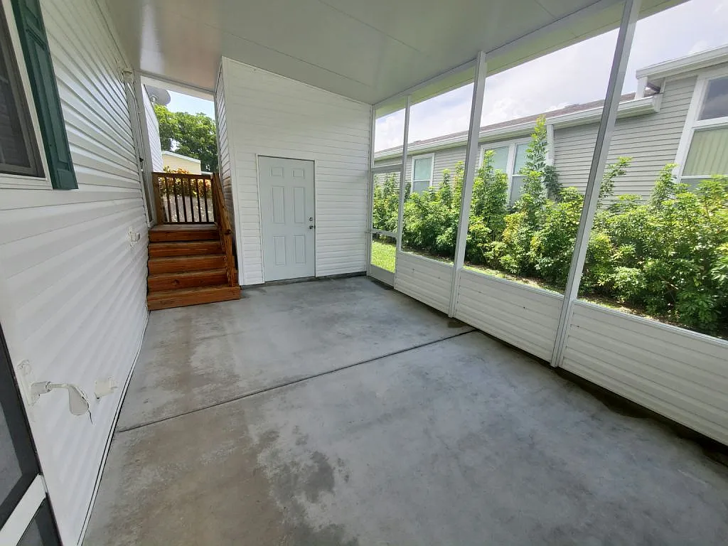 2 bed, 2.0 bath, 896 sqft, $1,699 — Photo 2