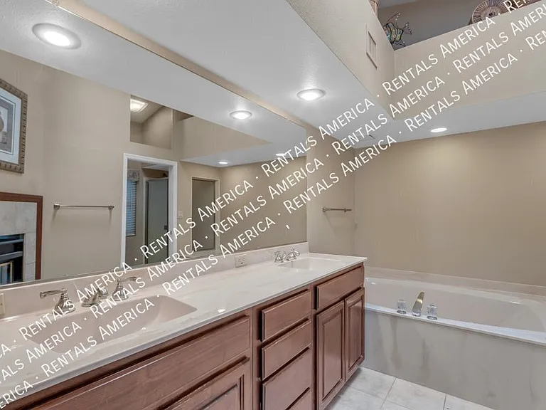 5822 W Abraham Ln — Photo 25