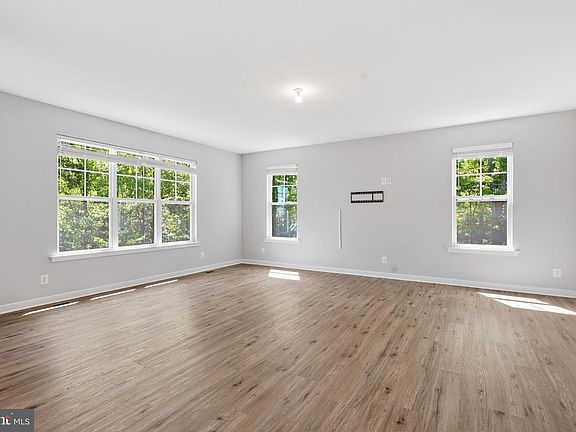 5th image of 60 Legacy Ln