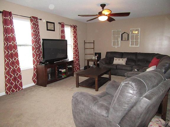 2nd image of 515 Doral Ct