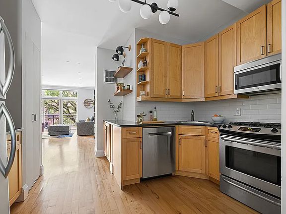 3rd image of 675 Sackett St #407