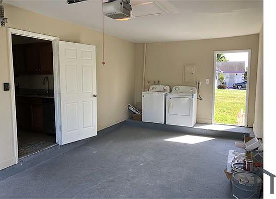 5th image of 788 NW 15th Pl
