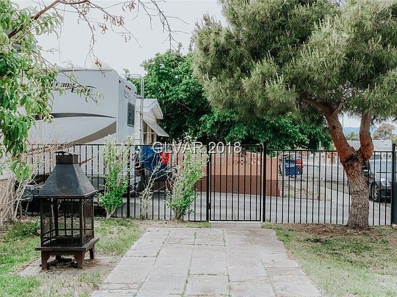 3rd image of 6099 Carlsbad Ave