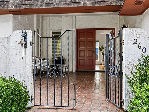 5th image of 260 Blackfield Drive