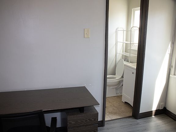 4th image of 519 Landfair Ave #15