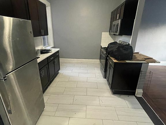 2nd image of 250 Lafayette Ave #7