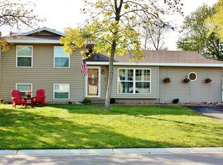 16467 Gladiola Ave, Rosemount, MN 55068