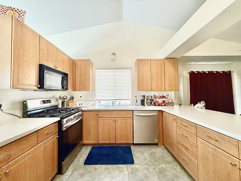 39850 Regency Way — Photo 6