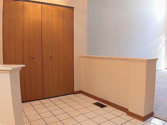 3rd image of 1167 Hawthorne Ln #1167