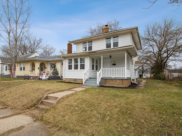 1306 Eclipse Pl, South Bend, IN 46628