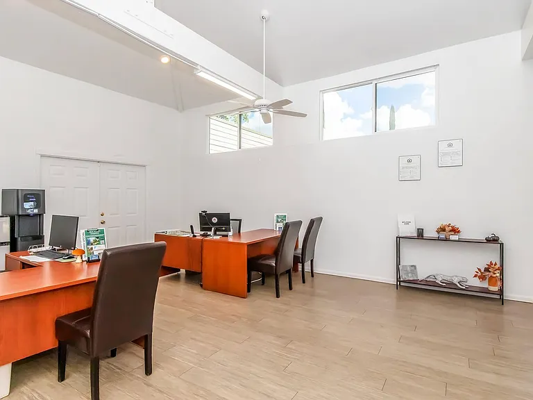 Mountain Steppes Apartments — Photo 12
