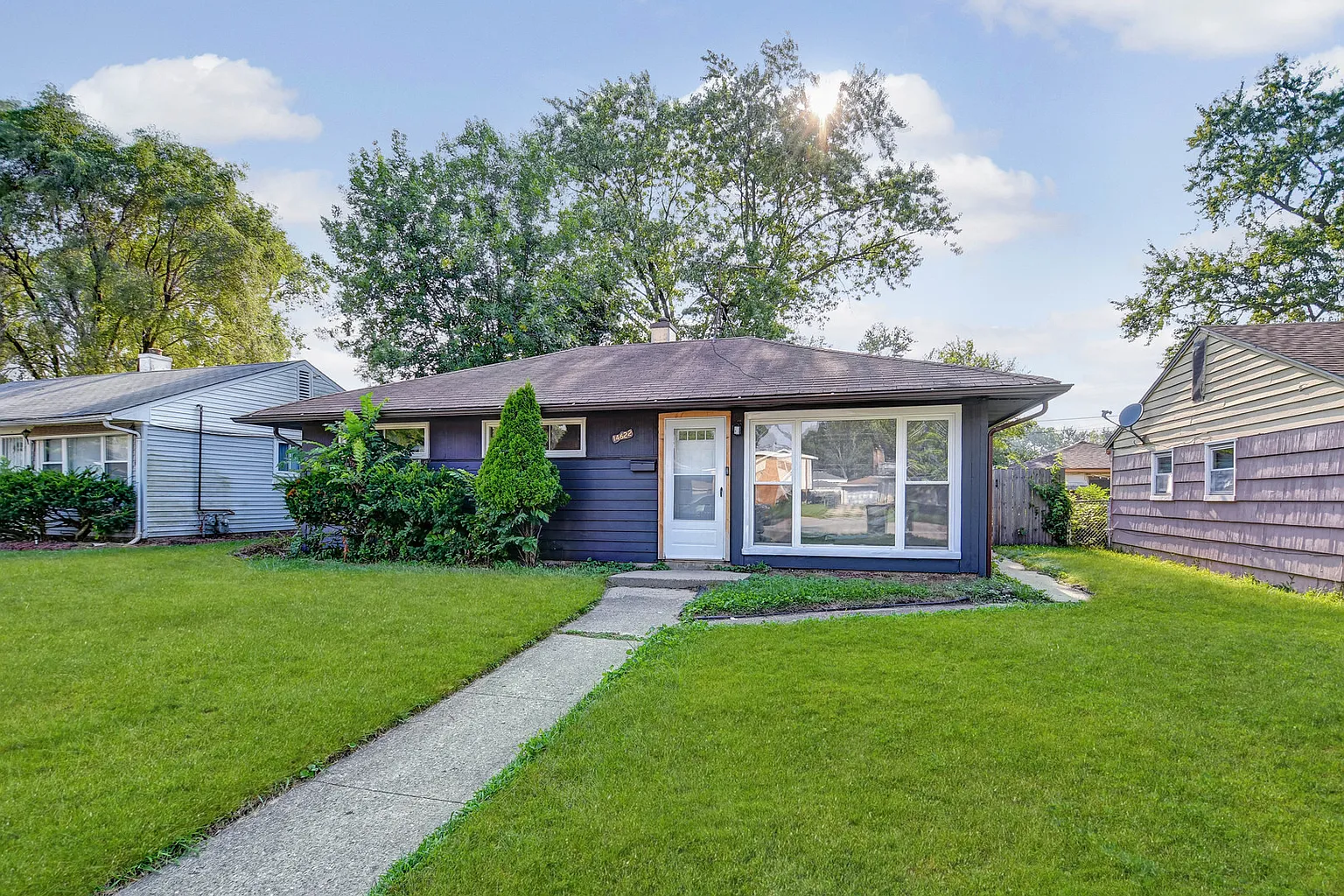 14622 Woodlawn Ave photo 1