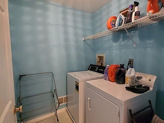 Upstairs laundry NEW WASHER