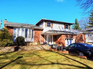 569 Meryl Dr, Westbury, NY 11590