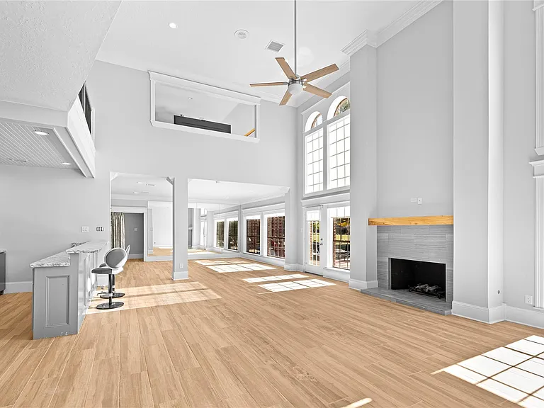 21203 Lochmere Ln — Photo 6