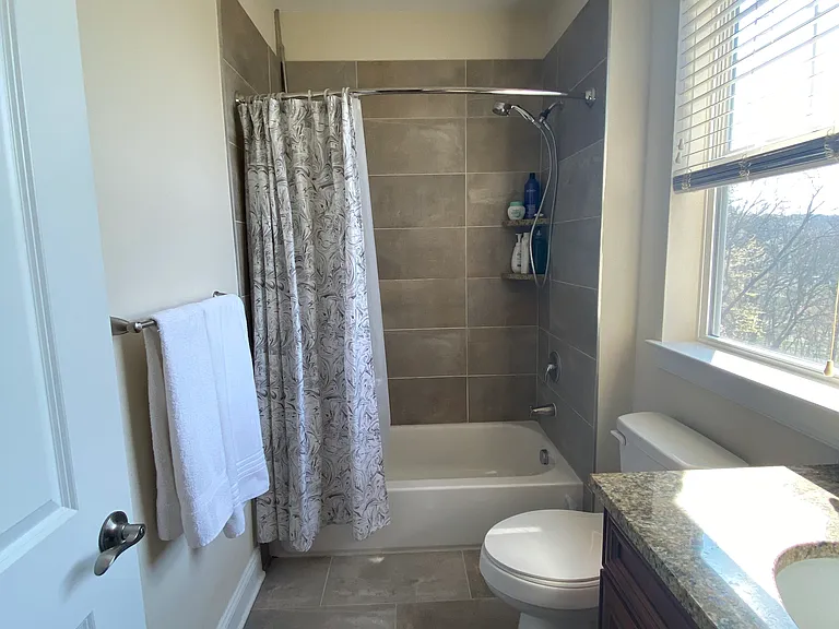41 Center St — Photo 12