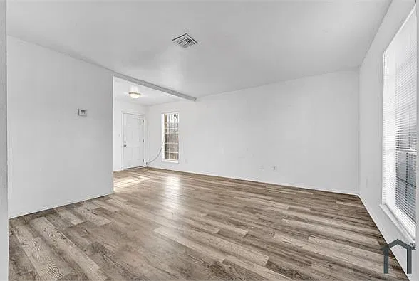 2 bed, $850 — Photo 2