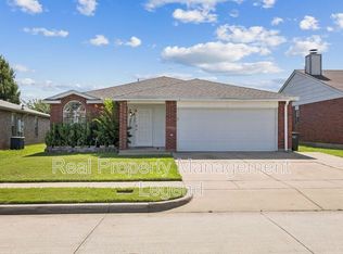8109 Dripping Springs Dr, Fort Worth, TX 76134